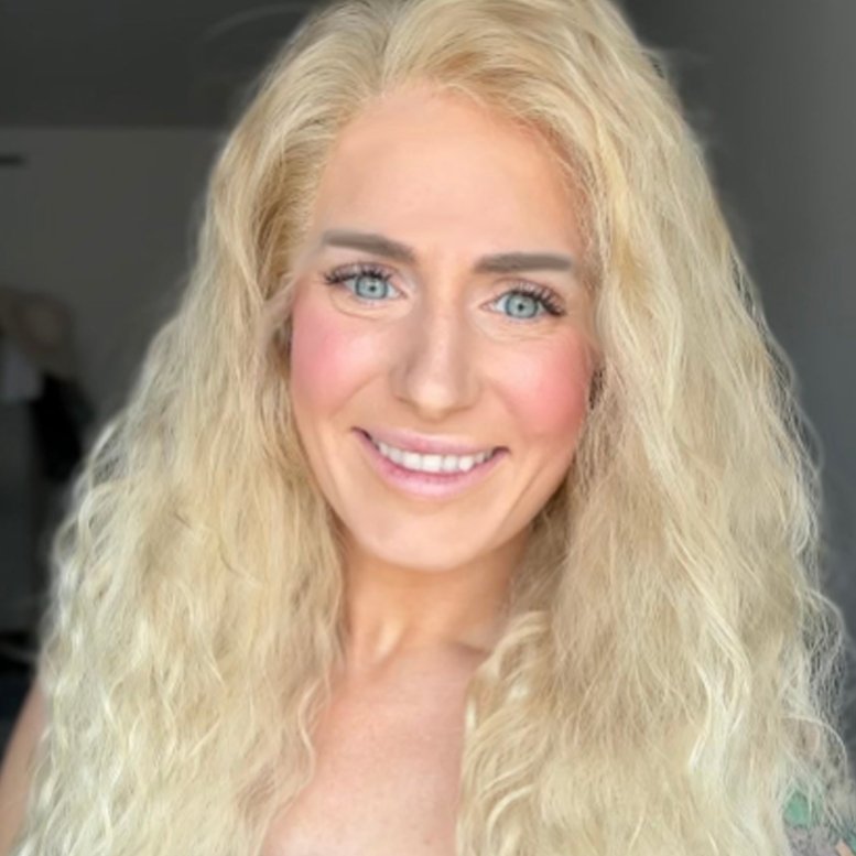 Goldie has amazing curly blonde locks. - Dejaco Hair