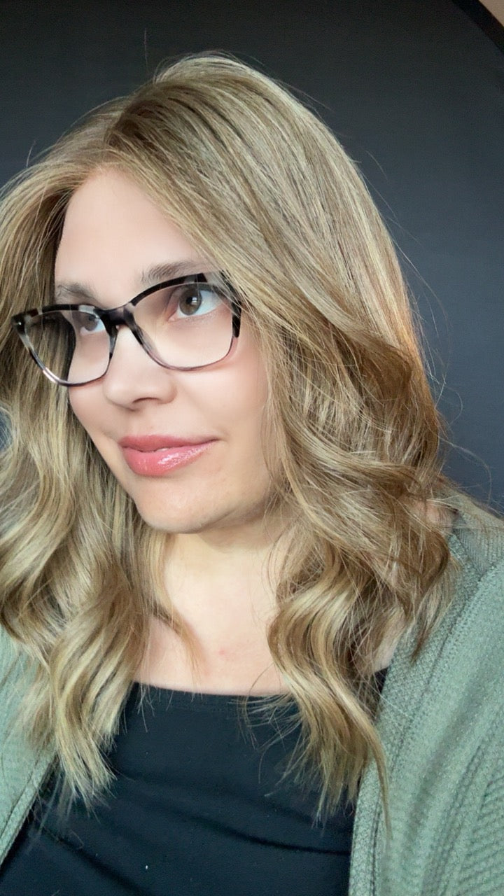 Kenzie Medium Cap Lace Top Wig With Silcone