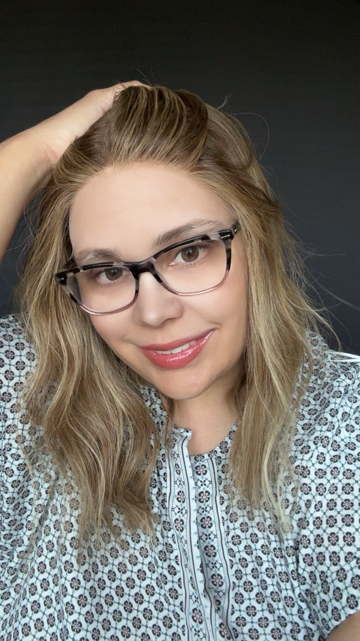 Ava Medium Lace Top Wig- The Fine Collection