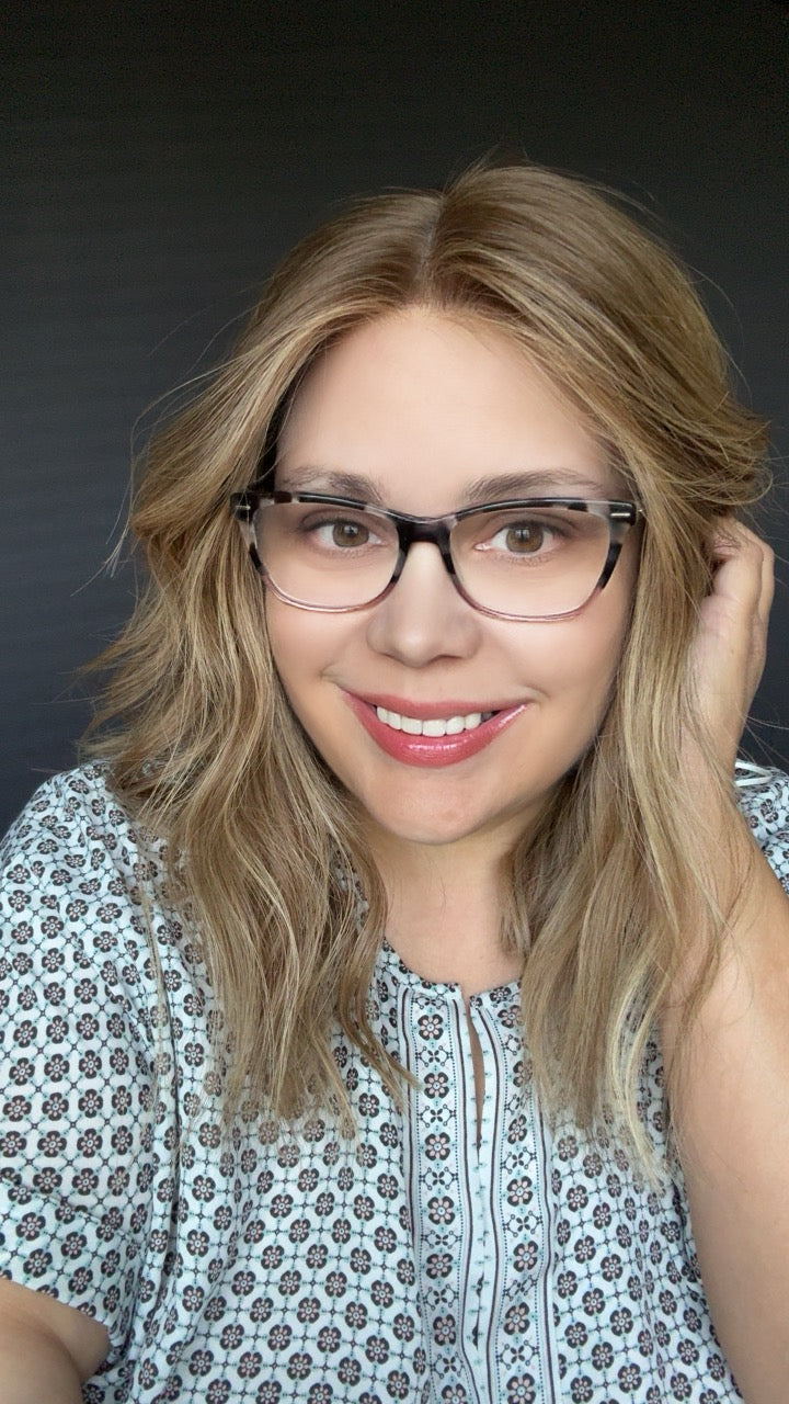 Ava Medium Lace Top Wig- The Fine Collection