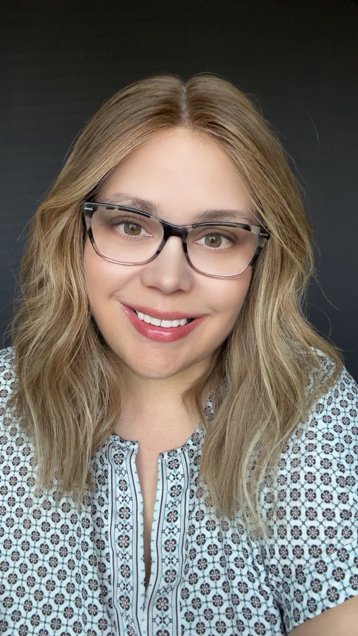 Ava Medium Lace Top Wig- The Fine Collection