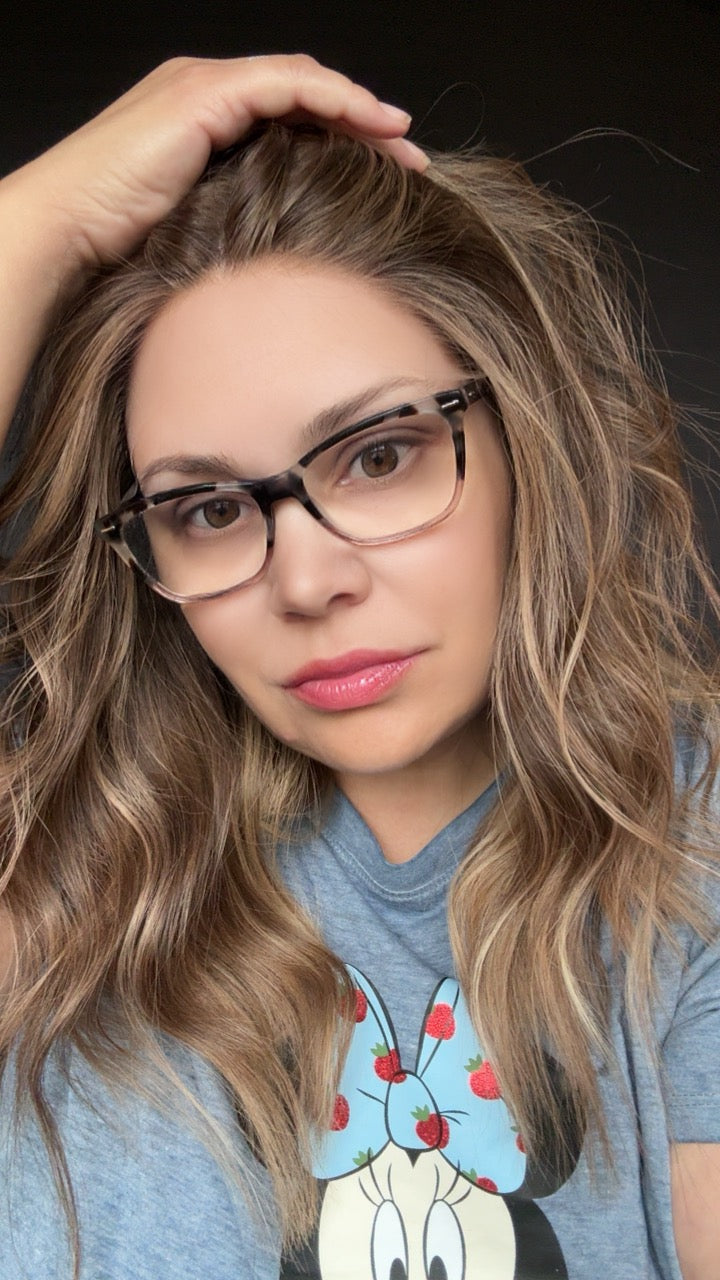 Zora Small Lower Density Lace Top Wig - The sleek Collection