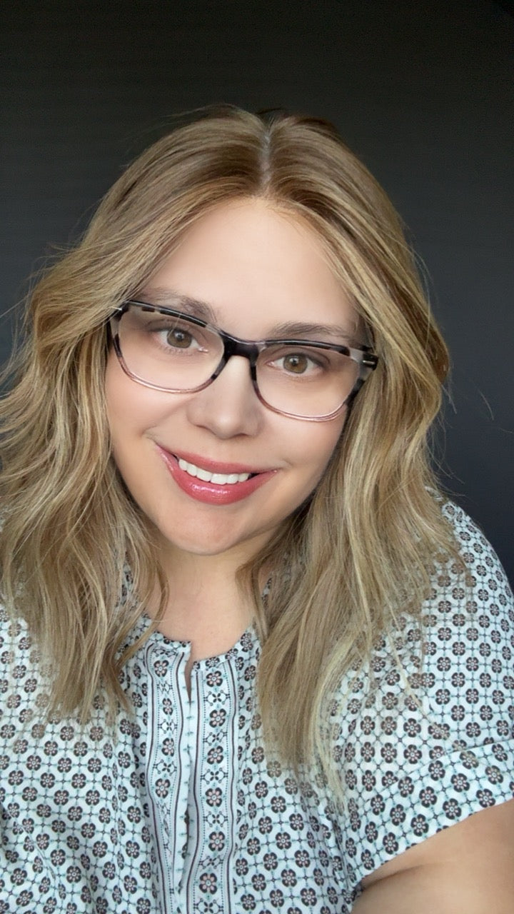 Ava Medium Lace Top Wig- The Fine Collection