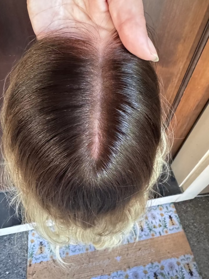 Nice hair part in this lace top wig