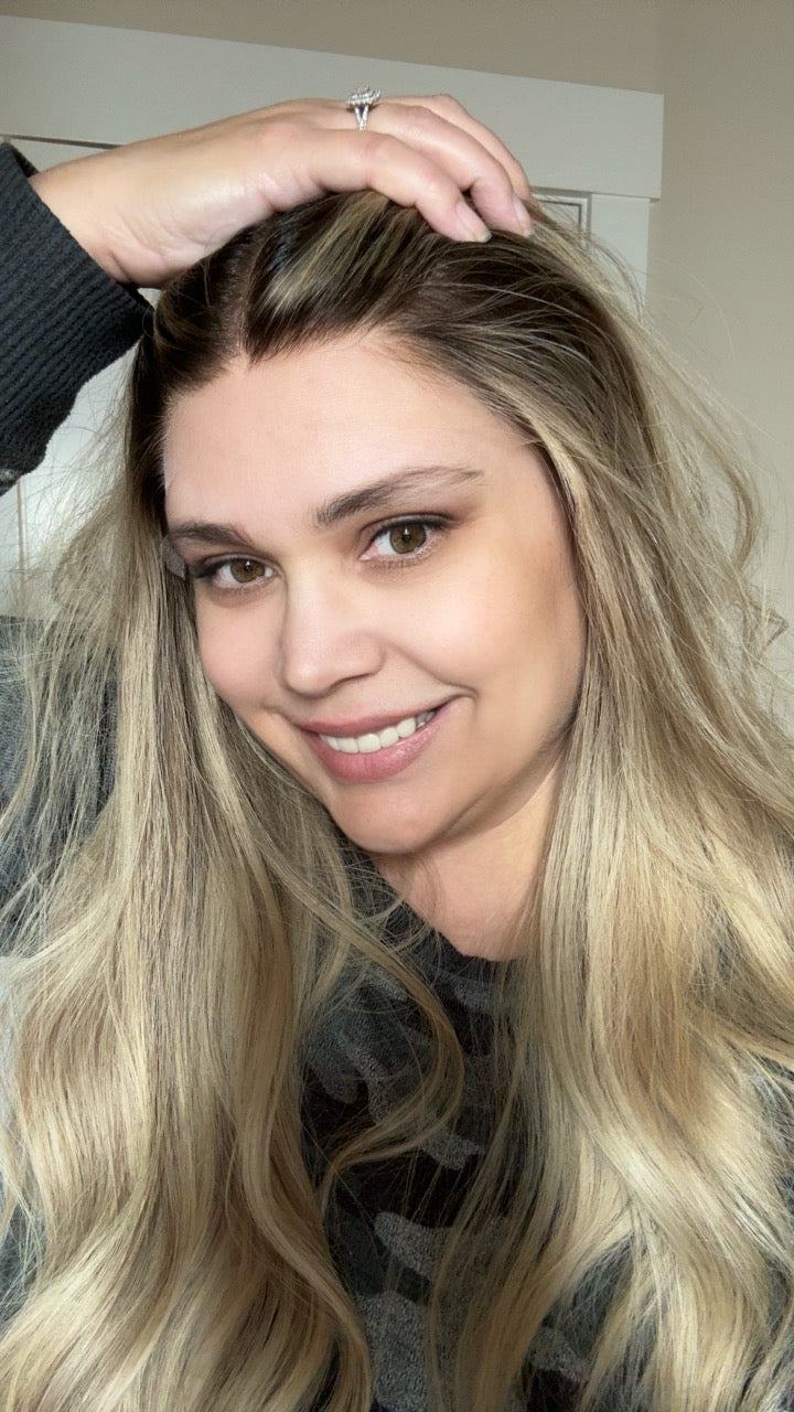 showing the natural looking hair line