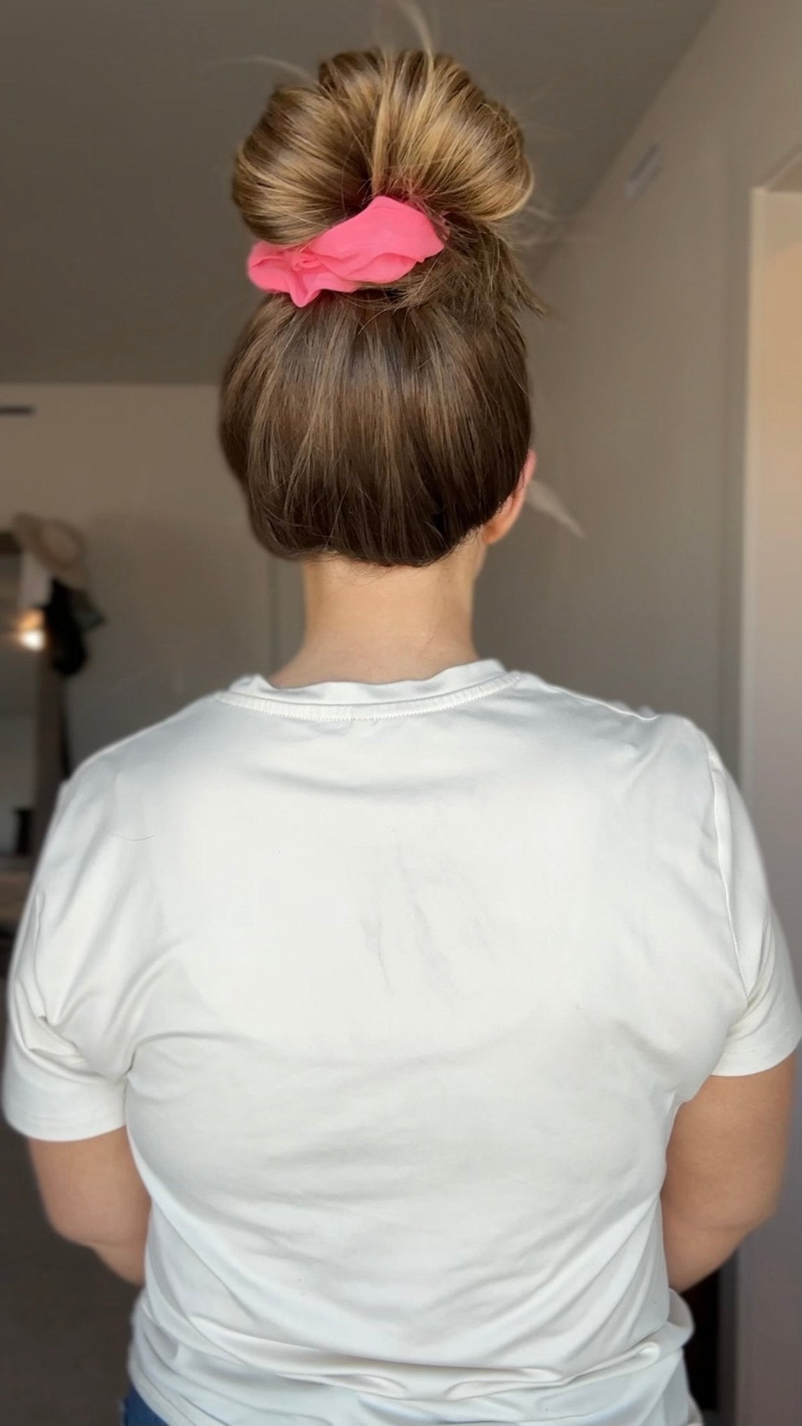 High buns are no problem with the this pony wig